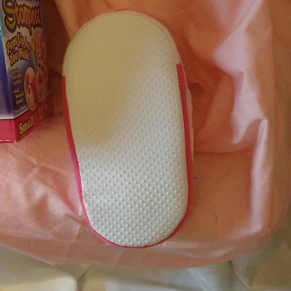 NIB Stompeez kids slippers Sz Small 9-11